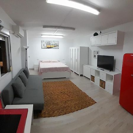 Estudio Frente A Estacion Maria Zambrano มาลากา ภายนอก รูปภาพ